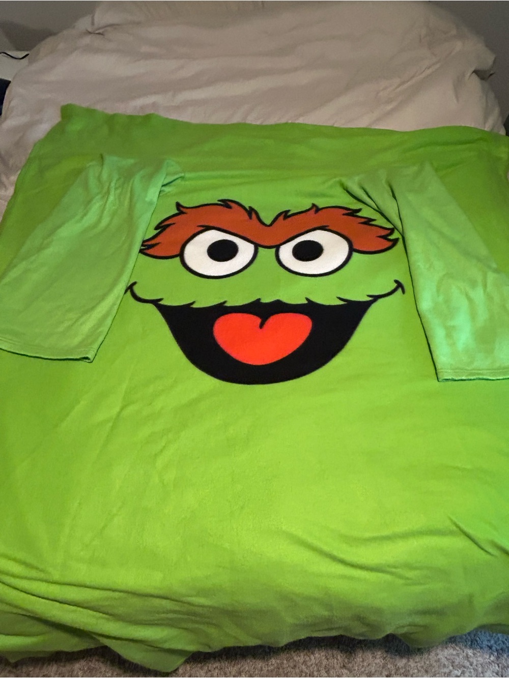 Sesame Street fleece Oscar the Grouch Adult Snuggie